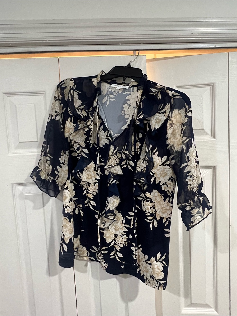 PerSeption Concept Navy Floral Tie-Detail Blouse